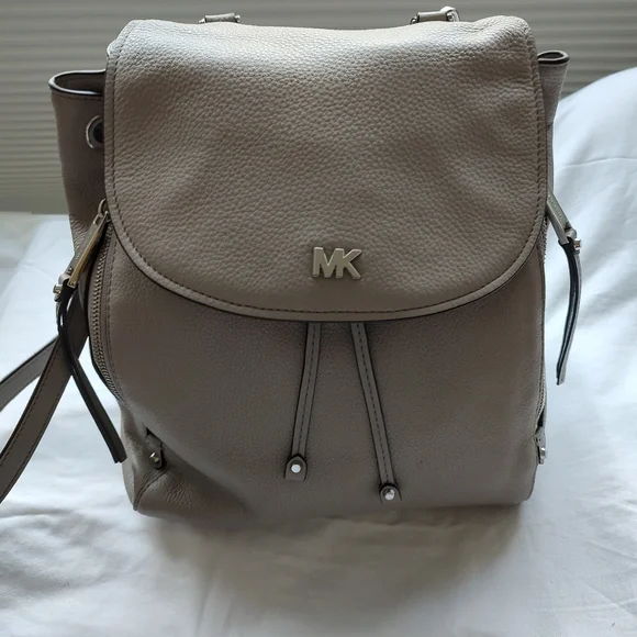 MICHAEL Michael Kors | Other | Michael Kors Tech Friendly  display picture 2